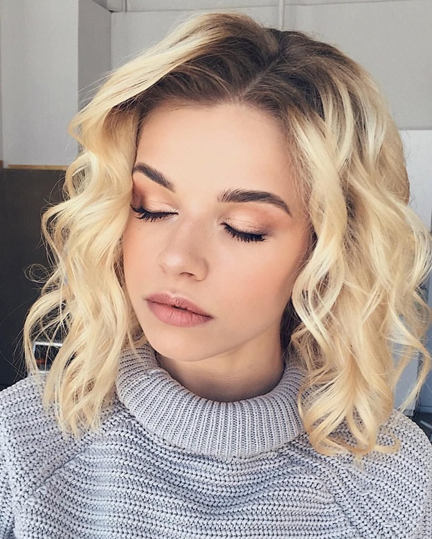 Прическа на Новый год 2022: цвет, форма - лучшие идеи с фото