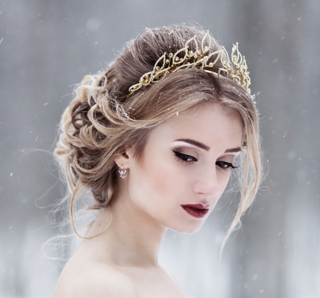 Прическа на Новый год 2022: цвет, форма - лучшие идеи с фото