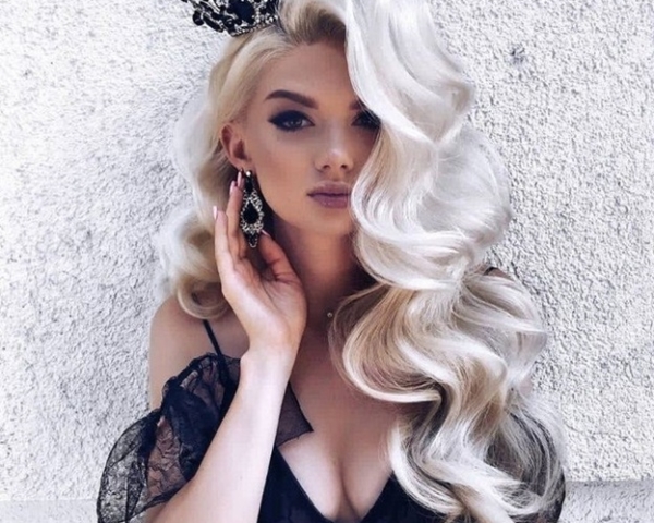 Прическа на Новый год 2022: цвет, форма - лучшие идеи с фото