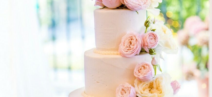 Преимущества заказа свадебного торта в Москве